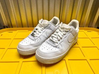 Nike Air Force 1 '07 White Low Top Sneakers Men's Size 8.5 US / EUR 40 (315115-112)