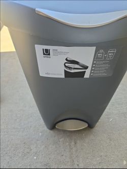 Umbra Brim 13-Gallon Step Trash Can