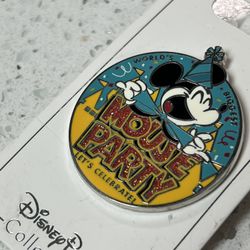 DISNEY OFFICIAL MICKEY PIN - MICKEY’s BIRTHDAY - COLLECTABLE (a)