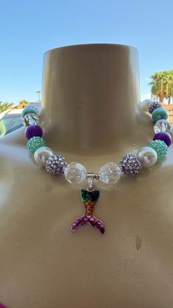 Mermaid Tail Pendant Beaded Necklace $5 pick up only  bonanza and lamb