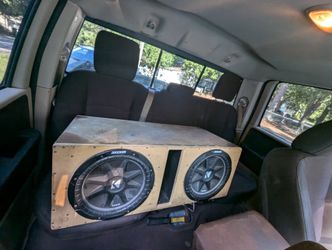 12-In Kicker Speakers In ported Box And Amp