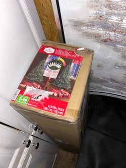 6.5 Prelit christmas tree
