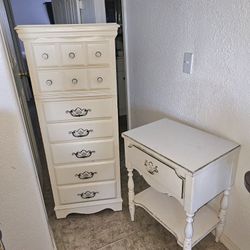 7 Drawers Dresser And Nightstand In Good Condition 