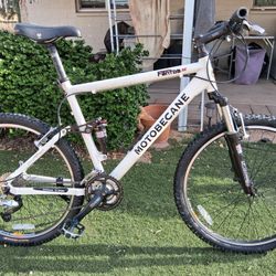  Motobecane Fantom Trail DS mountain bike. 
Frame: Aluminum full-suspension frame With Active4B linkage. 