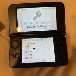 Nintendo 3DS XL with over 200 Games!!
