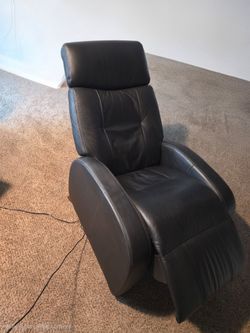 High-end zero gravity chair