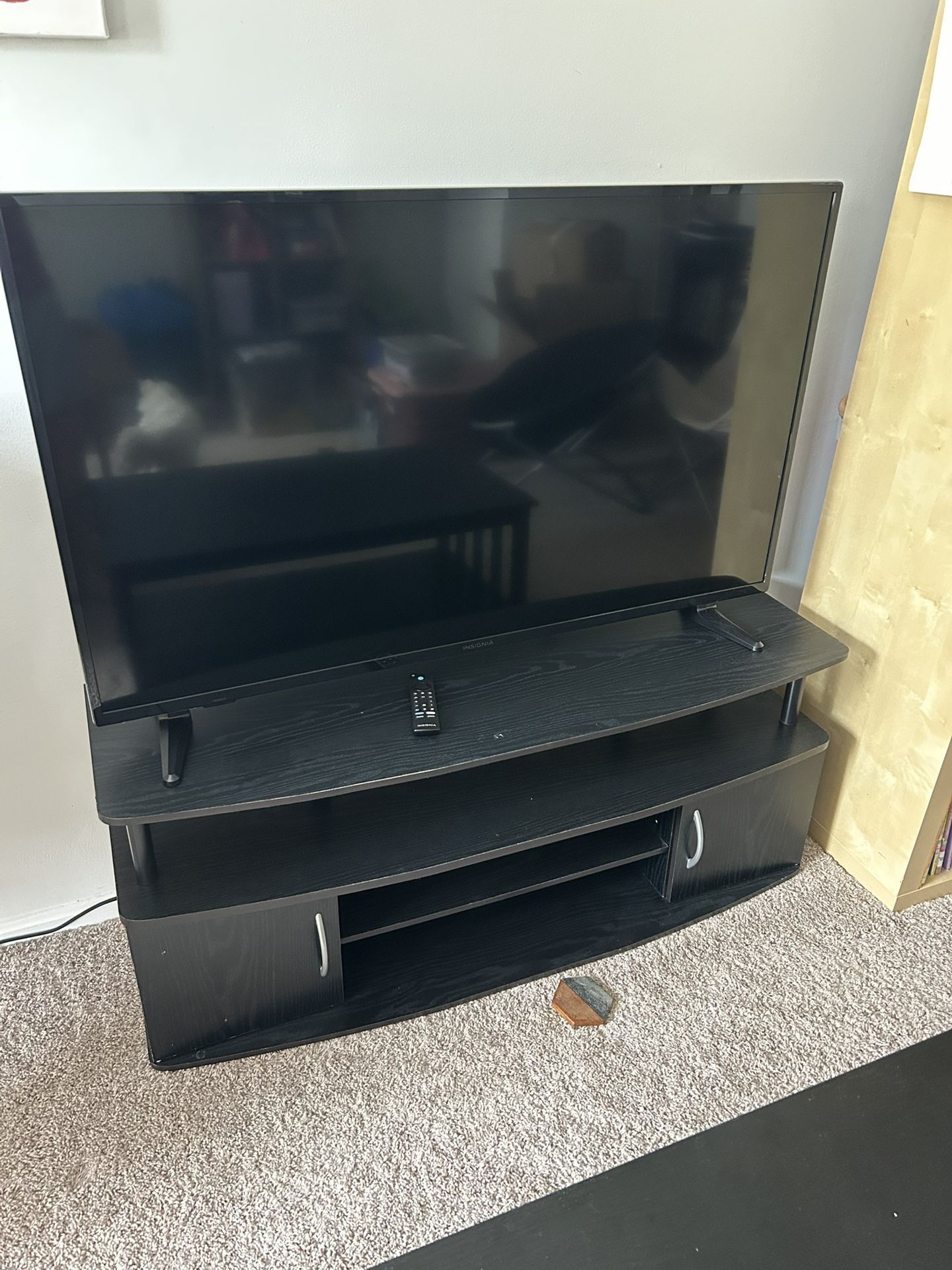 TV Stand/Entertainment Center