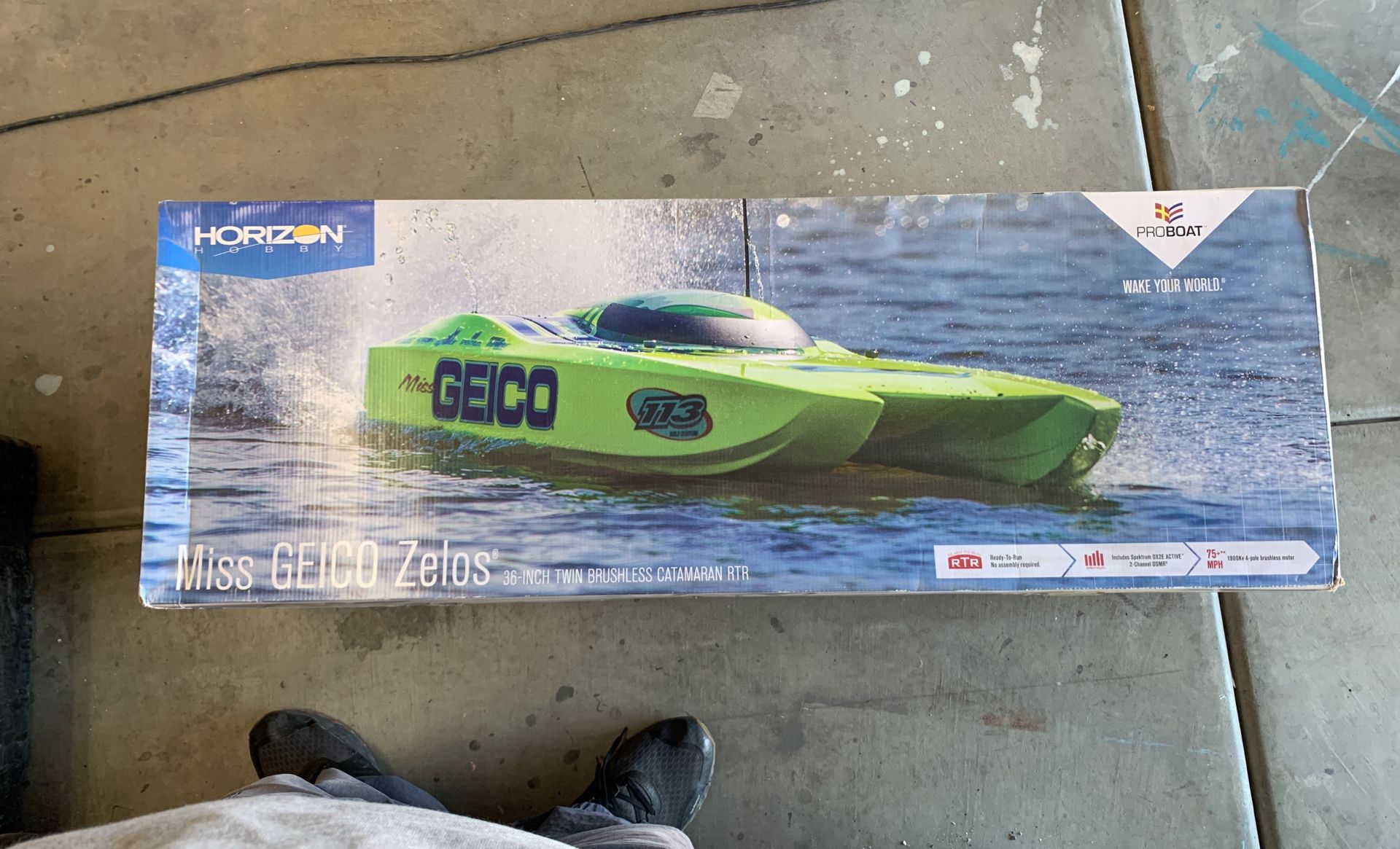 Horizon Miss Geico 36” RC Twin Catamaran Brushless Boat