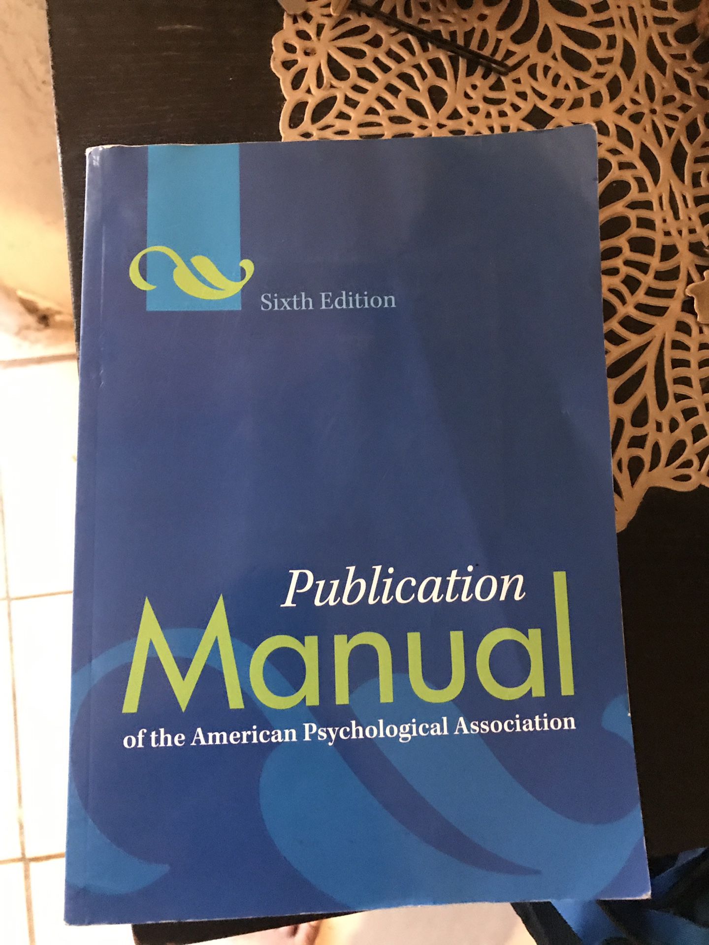 Publication manual of the American psychological association (6th edition)