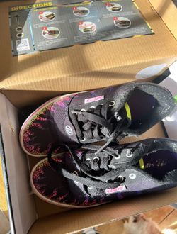 Heelys Girl’s Youth Size 5 – Black with Neon & Pink Leopard Print