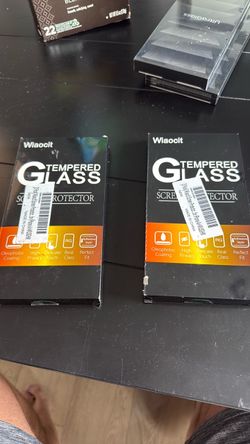 iPhone 17 screen protector