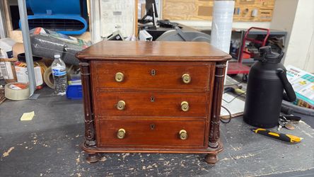 Small antique jewelry box