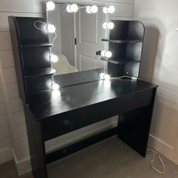 Make Up Vanity 