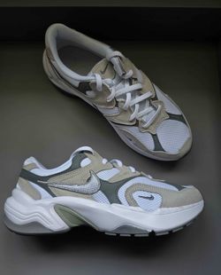 Nike women’s AL8 91/2