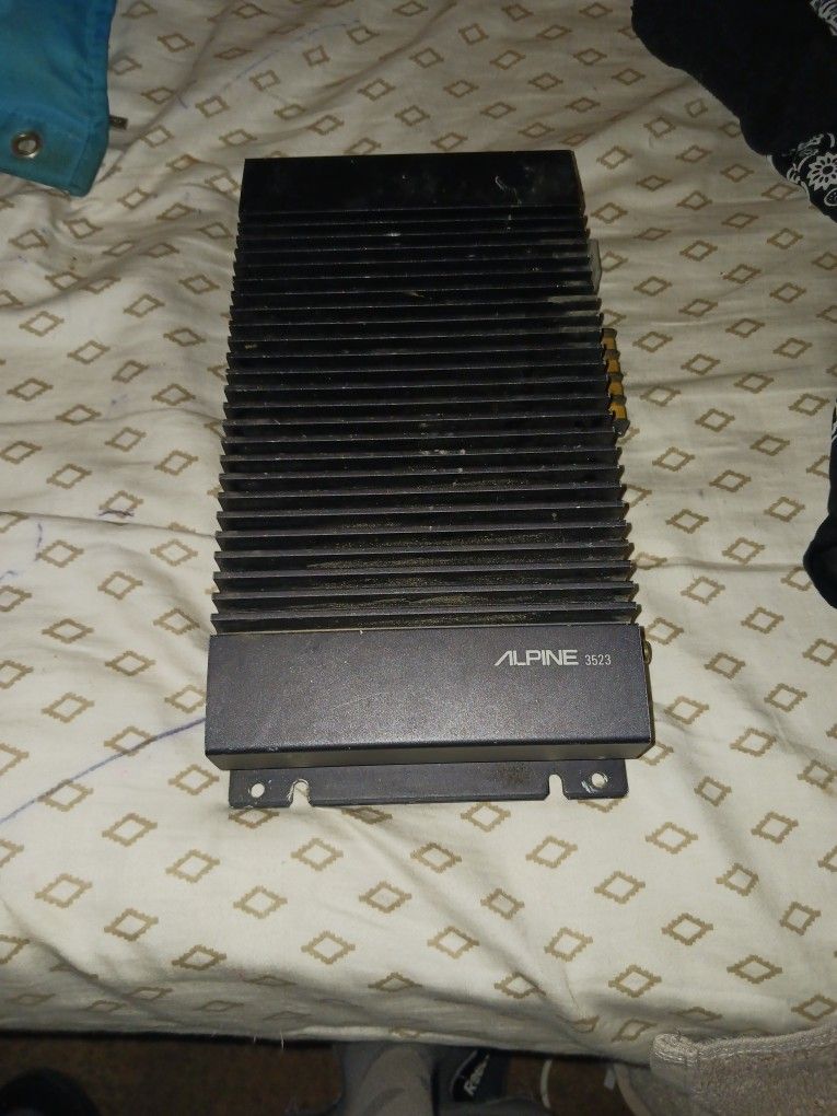 Alpine 3523 Bridgable Power Amplifier