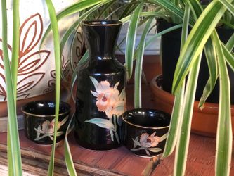 JAPANESE SAKE CARAFE & CUPS