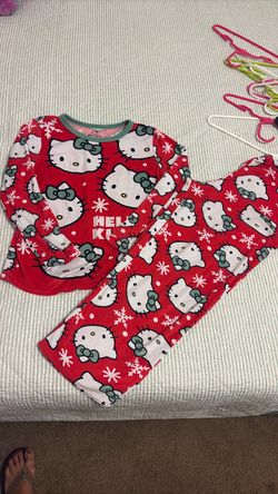 Girl’s Super Soft Hello Kitty Pajamas size 10/12
