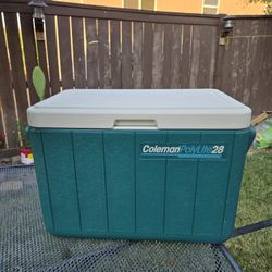 Coleman Polylite 28 Plastic Cooler
