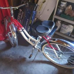 Schwinn Women's Legacy 26" Cruiser Bike