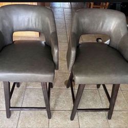 Swivel bar counter stools