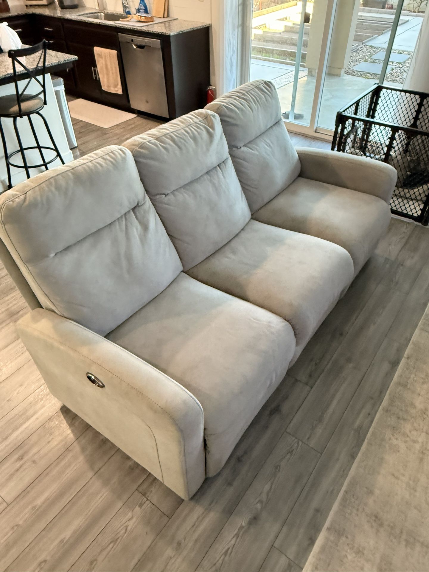 2 Pc SOFA / COUCH GOOD CONDITION Reclining