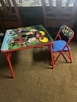 Mesa y silla para niños  de Disney