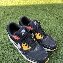 Nike Air Max - Black- Size 10.5