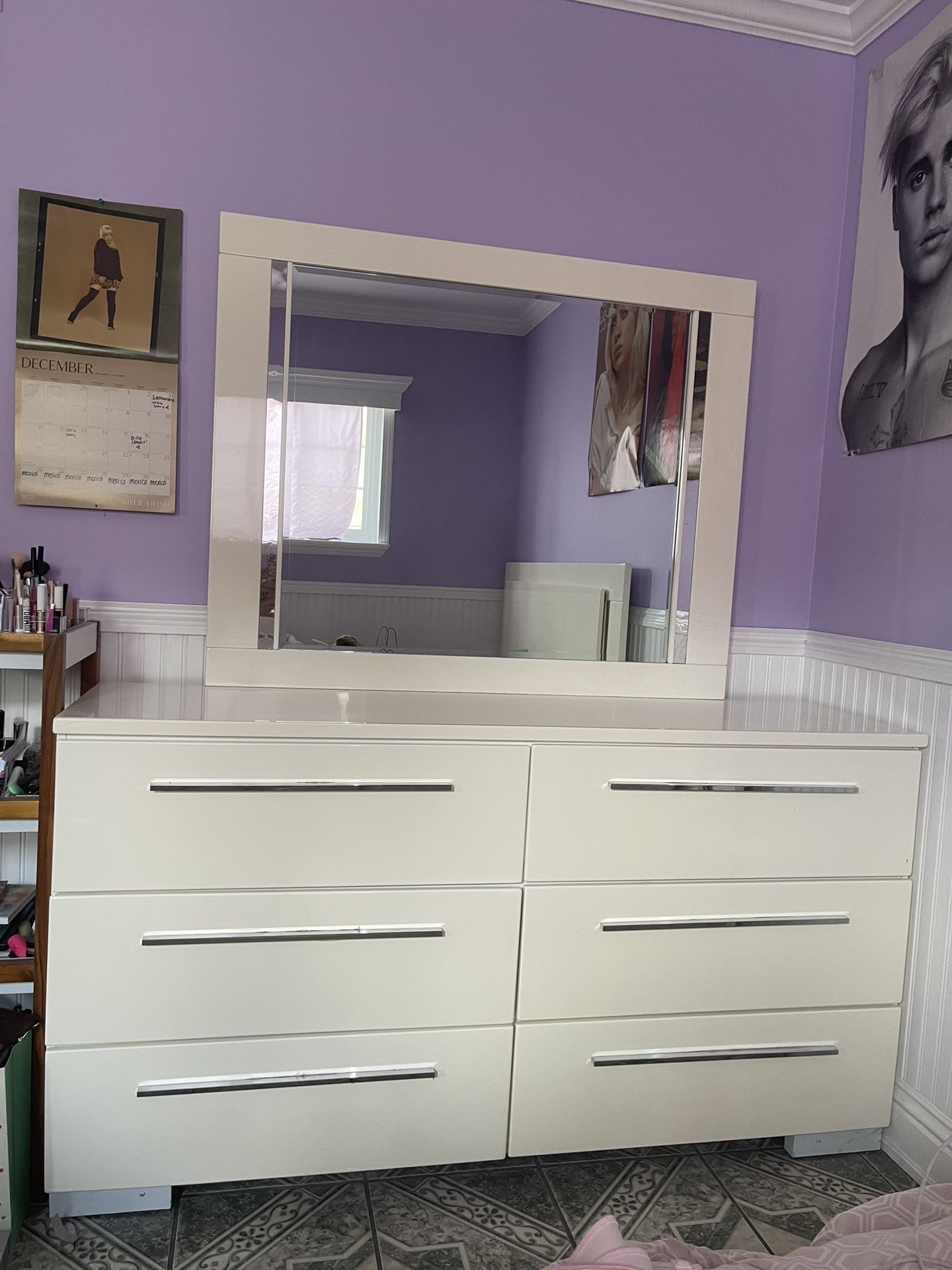 drawer with mirror, queen bed frame and queen mattress