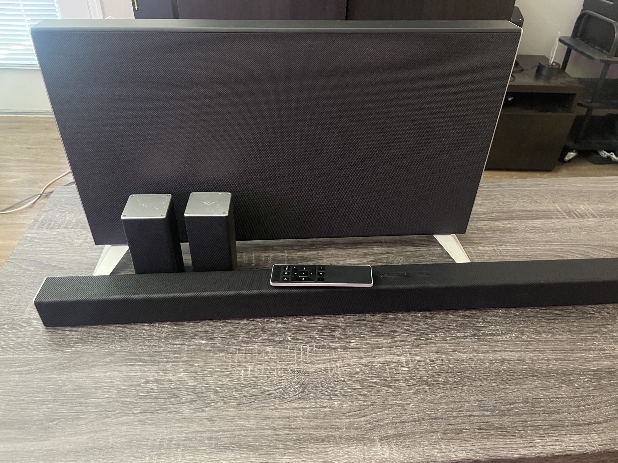 VIZIO Slim Surround Sound Bar System w/ Subwoofer 40" 5.1Ch SB4051-D5