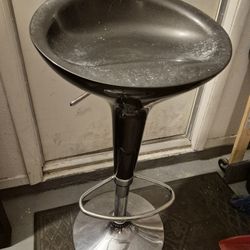 Swivel Black Plastic & Metal Barstool