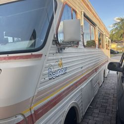 1986 Fleetwood Bounder RV