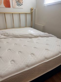 King size mattress (always with cover)