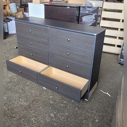 Eight drawers dresser with rails