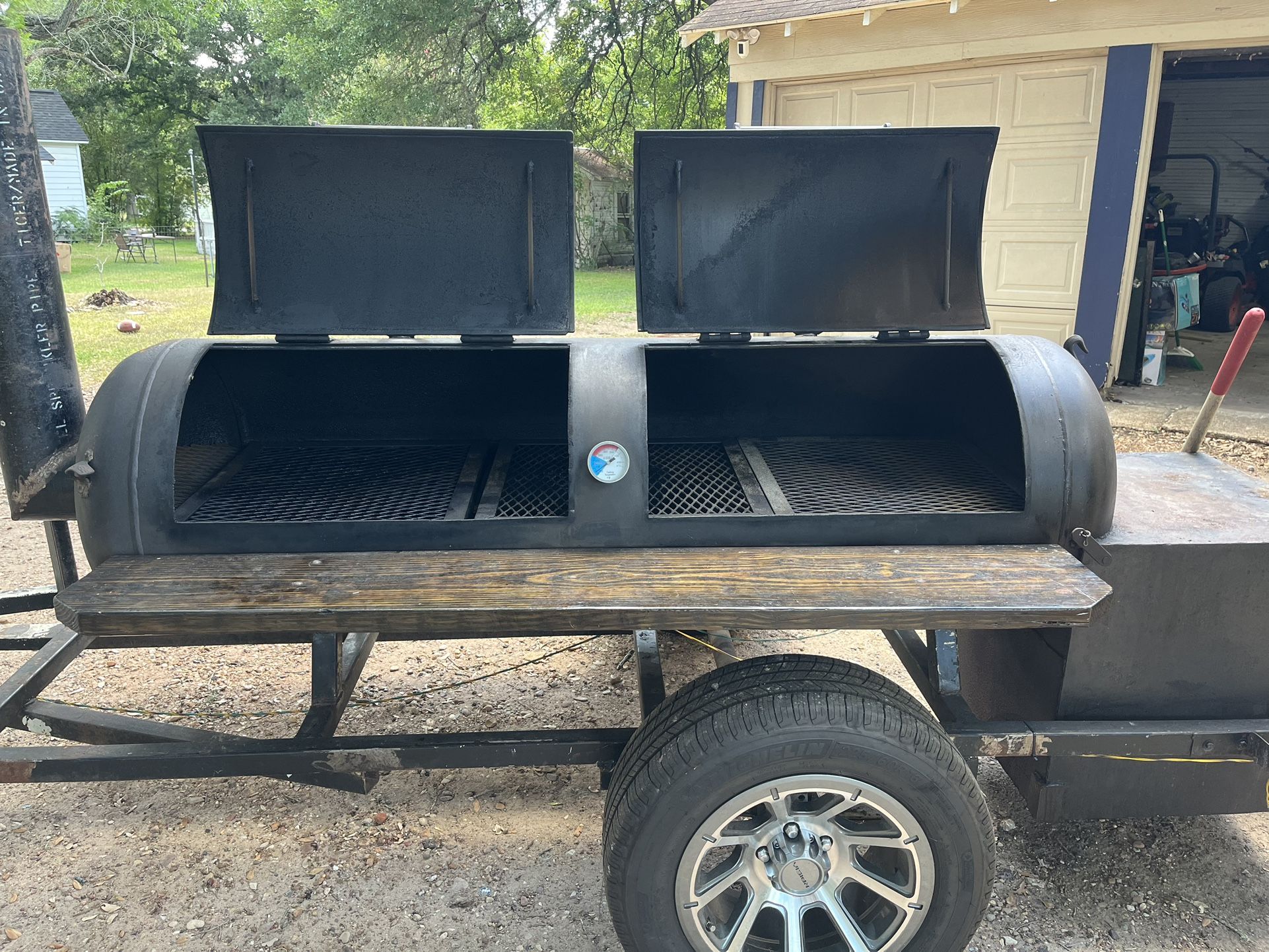 Offset Smoker /charcoal With 4 Wheels In Tires for Sale in Hockley, TX OfferUp