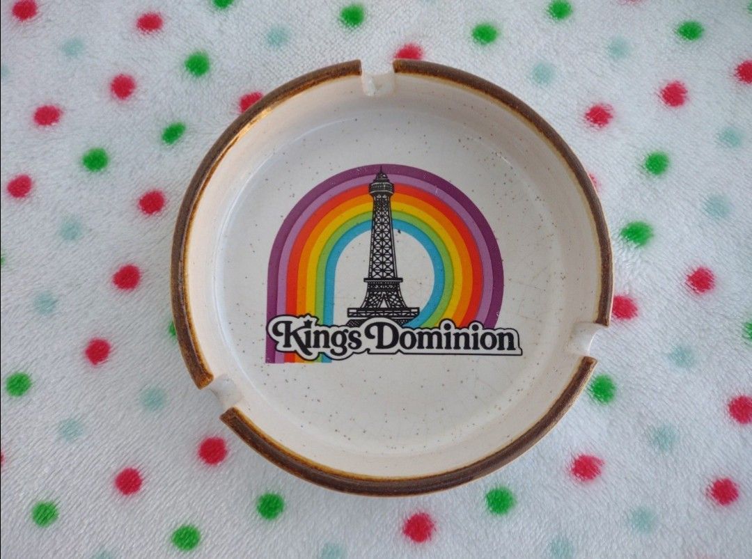VTG Kings Dominion stoneware ashtray