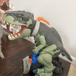 Giant Giga Dinosaur