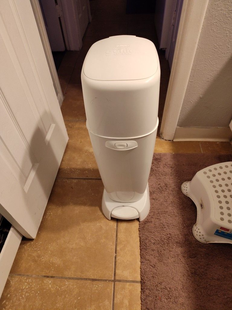 Diaper Genie Complete