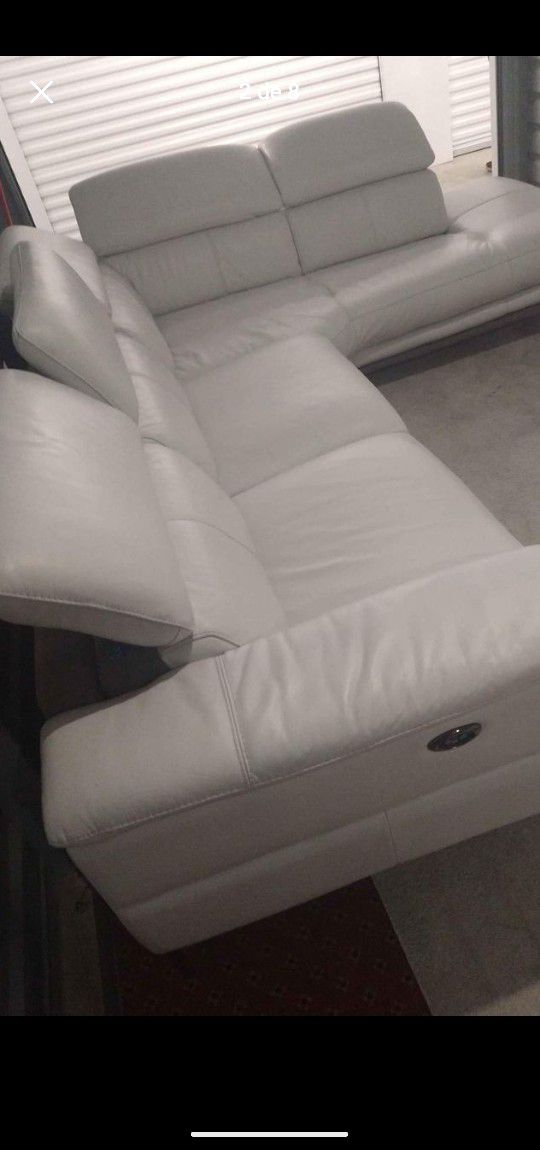 SECTIONAL GENUINE LEATHER RECLINER ELECTRIC WHITE COLOR..DELIVERY SERVICE AVAILABLE