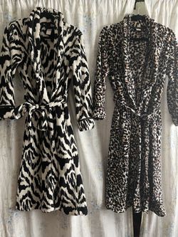 SMALL/MEDIUM SIZE FLEECE ROBES COZY WARM $10.00 EACH