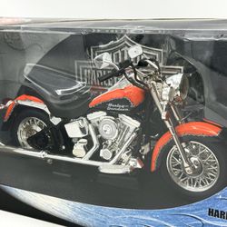 Hot Wheels 1:10 Scale Diecast Model Motorcycle - Harley Davidson Softail 