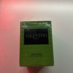 Men’s Valentino cologne ✅