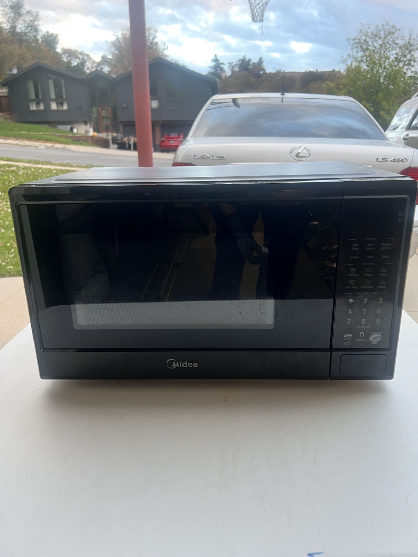 Microwave Midea MODEL: EM9P022CV-PMB