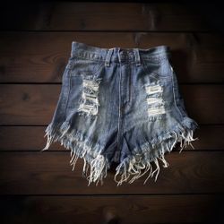High-waisted  distressed Shorts