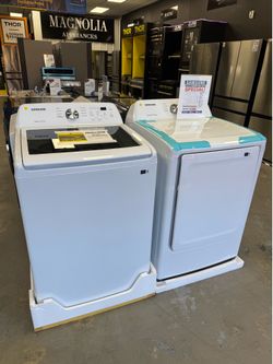 Samsung Washer and Gas Dryer Set - NEW