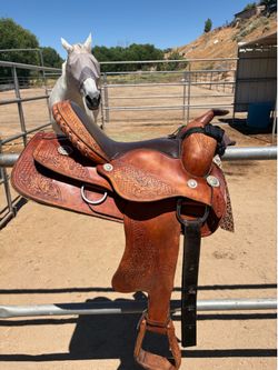 Barrel saddle