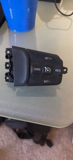 2019-2024 Ram 1500 Steering Wheel Cruise Control Switch Right Side OEM (contact info removed)4AD