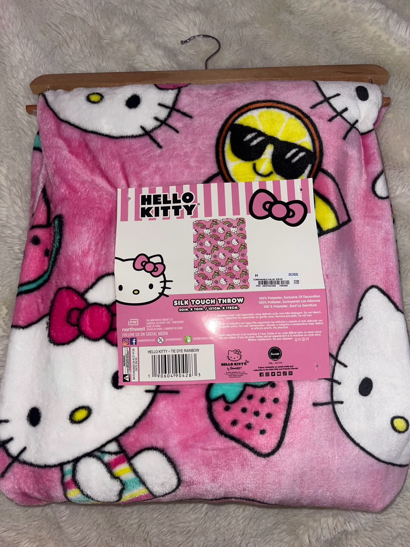 HELLO KITTY BLANKET