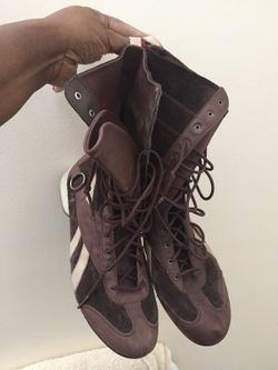 Size 10 Reebok leather mid calf lace up boot really nice in new condition brown and beige striped boot
