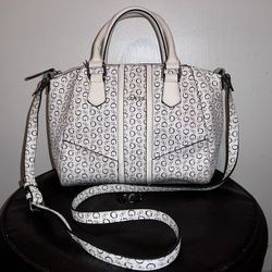 Guess black and white cross body pursuing 