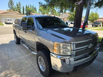 2007.5 Chevy Silverado 2500HD LT Crew Cab 4x4 – Original Owner, 126k Miles